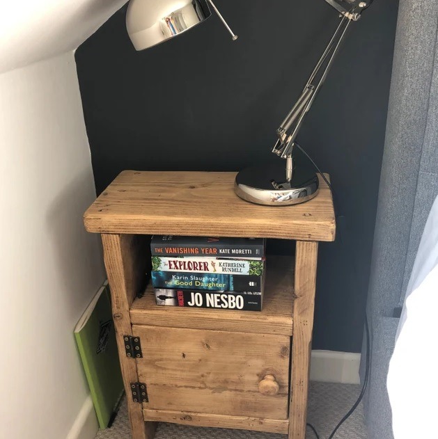 steigerhouten nachtkastje maken met deuren blog